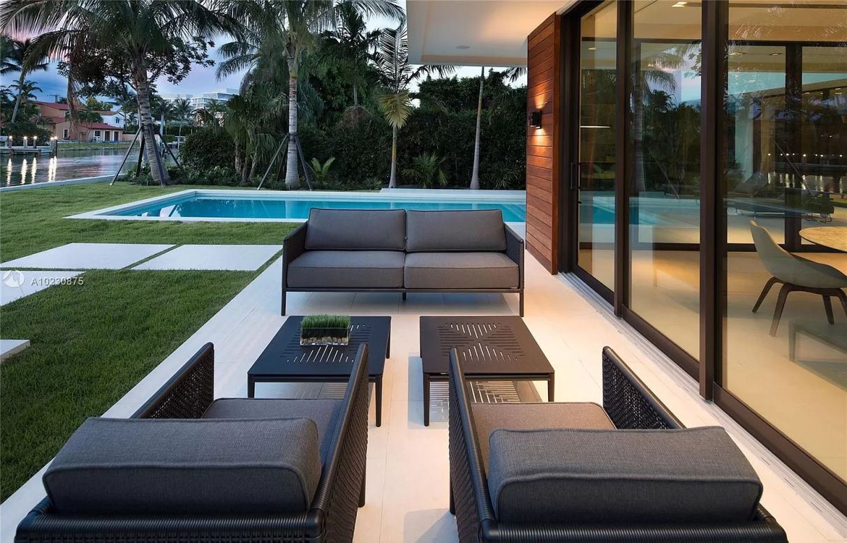 Grandiose-Waterfront-Modern-Estate-in-Miami-Beach-4528-Prairie-Ave-Miami-Beach-Florida-26