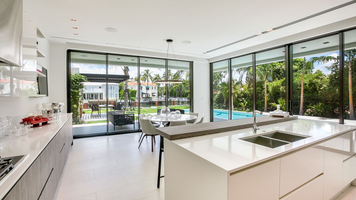 Grandiose-Waterfront-Modern-Estate-in-Miami-Beach-4528-Prairie-Ave-Miami-Beach-Florida-8