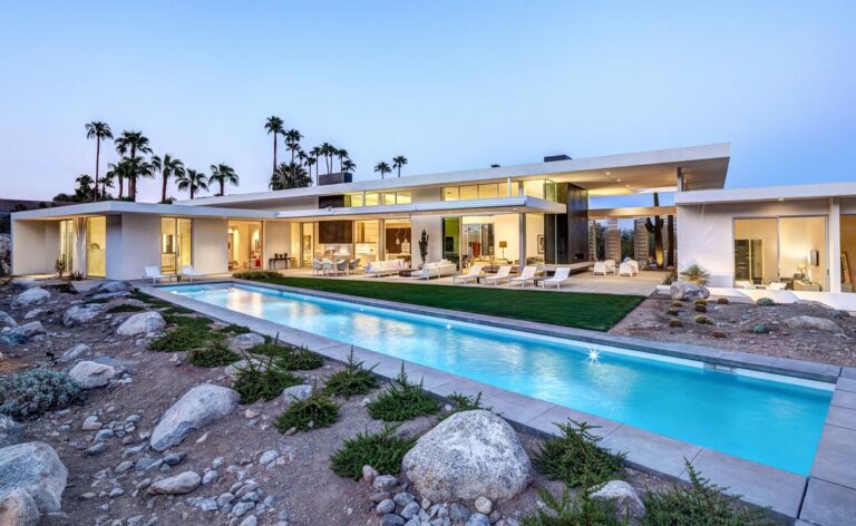 Great White Residence in Palm Springs, California by Cioffi Architect