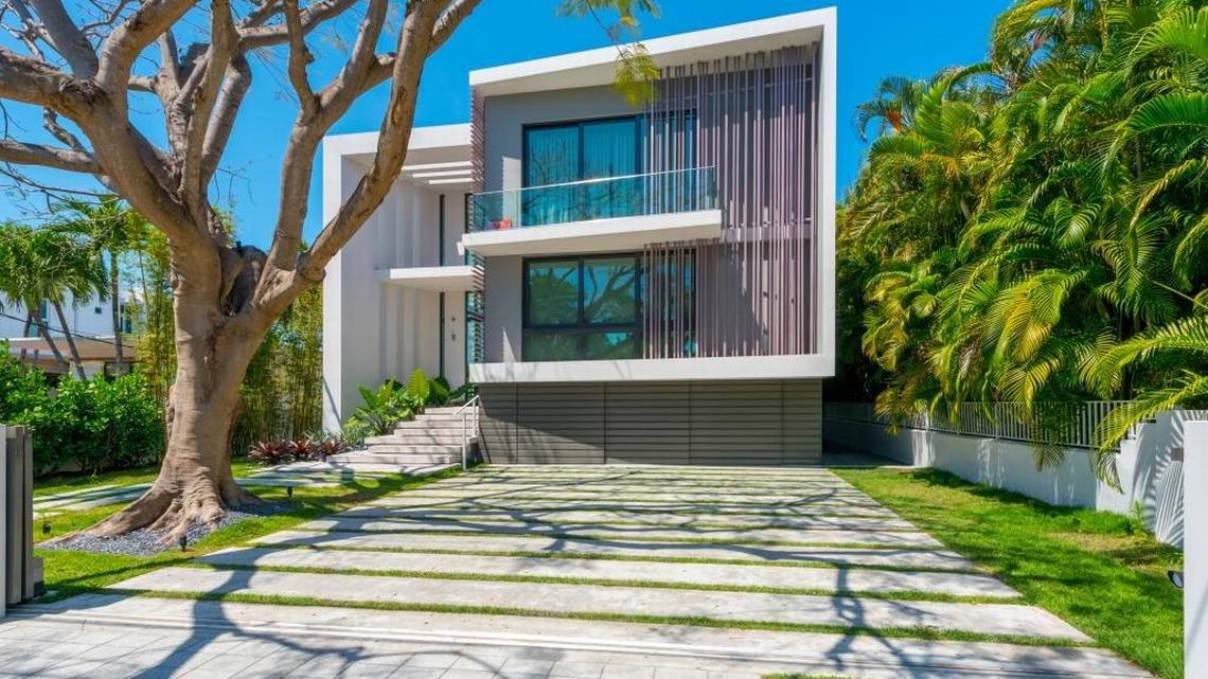 Hibiscus-Drive-Residence-in-Miami-Beach-by-Borges-Architects-5