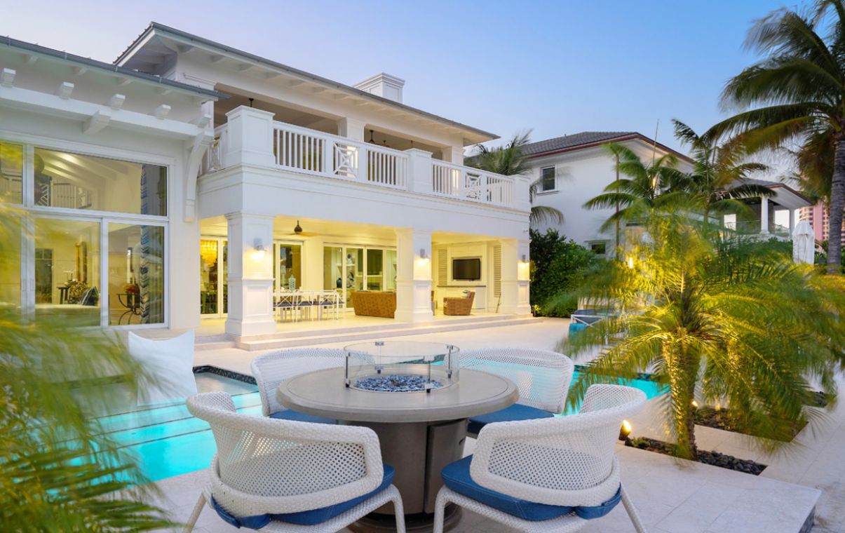 Impeccable-Royal-Palm-Residence-in-Boca-Raton-Florida-1200-Royal-Palm-Way-Boca-Raton-Florida-2