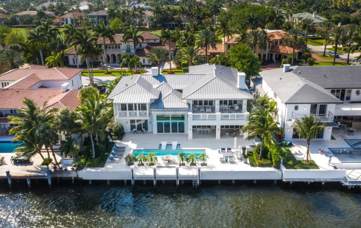 Impeccable-Royal-Palm-Residence-in-Boca-Raton-Florida-1200-Royal-Palm-Way-Boca-Raton-Florida-31