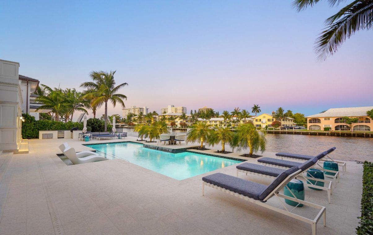Impeccable-Royal-Palm-Residence-in-Boca-Raton-Florida-1200-Royal-Palm-Way-Boca-Raton-Florida-32