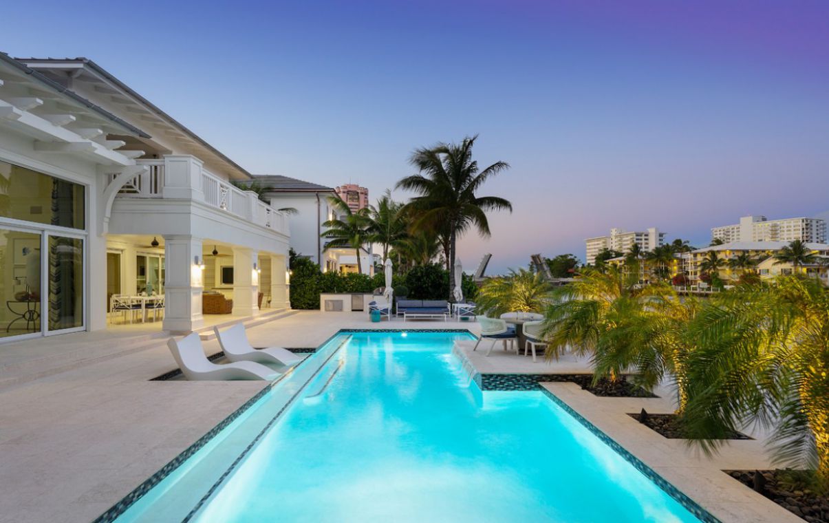 Impeccable-Royal-Palm-Residence-in-Boca-Raton-Florida-1200-Royal-Palm-Way-Boca-Raton-Florida-33