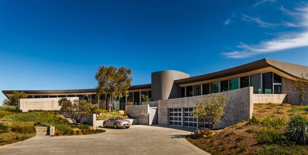 Kurth House in Santa Barbara by Neumann Mendro Andrulaitis Architects