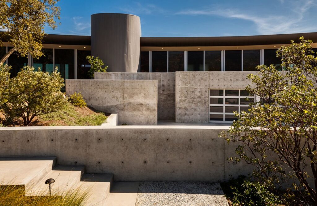 Kurth House in Santa Barbara by Neumann Mendro Andrulaitis Architects