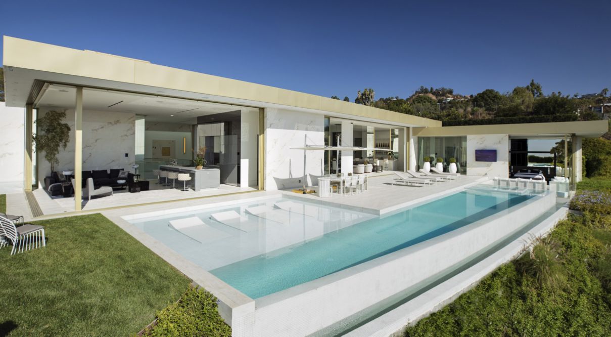 Luxurious-Hillcrest-Modern-Mansion-in-Los-Angeles-by-McClean-Design-8