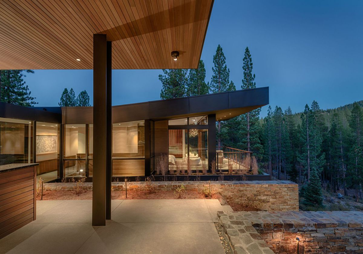 Martis-Camp-Residence-381-in-Truckee-CA-by-Marmol-Radziner-Architecture-7