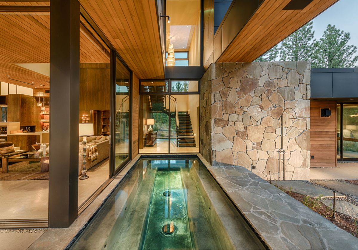 Martis-Camp-Residence-403-in-Truckee-CA-by-Marmol-Radziner-Architecture-15