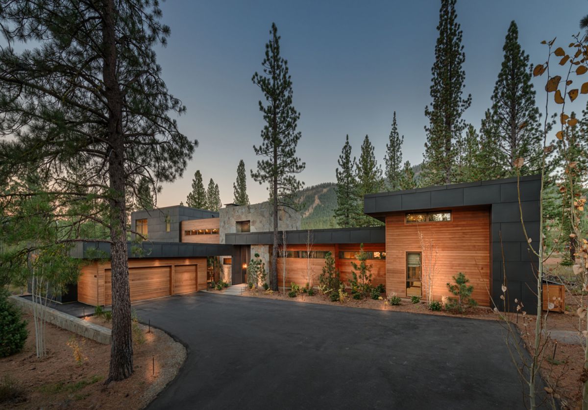 Martis-Camp-Residence-403-in-Truckee-CA-by-Marmol-Radziner-Architecture-16