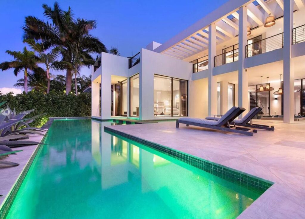 Marvelous Venetian Waterfront Home in Miami Beach