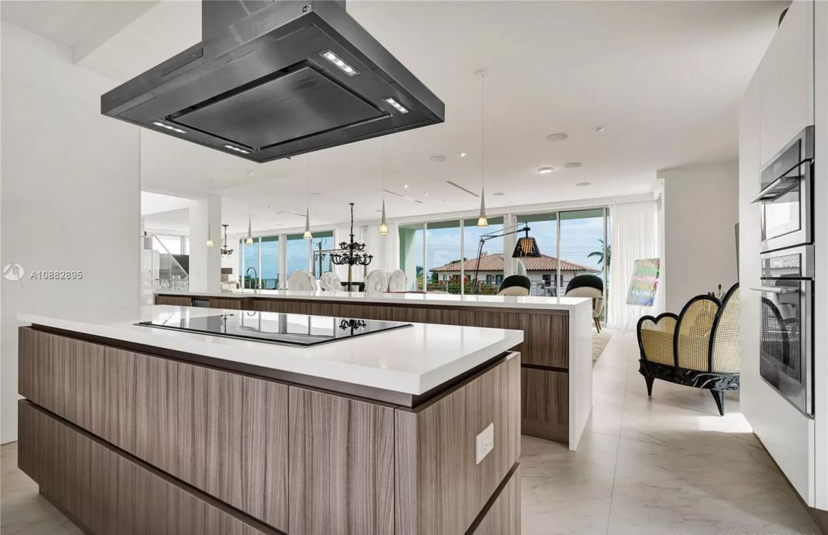 Mashta-Drive-Modern-Home-in-Key-Biscayne-10