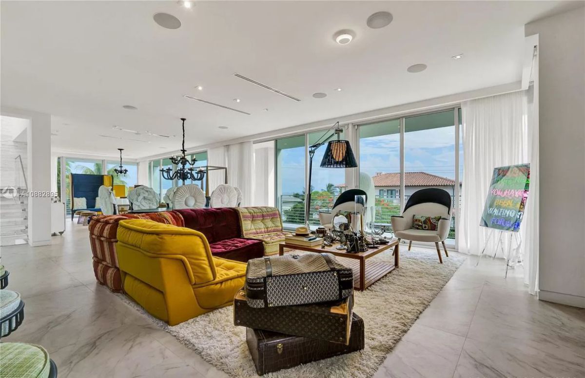 Mashta-Drive-Modern-Home-in-Key-Biscayne-19