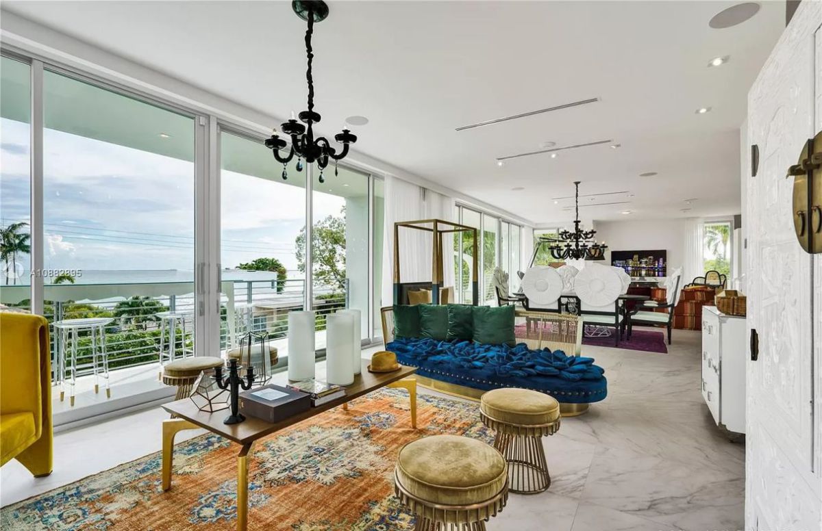 Mashta-Drive-Modern-Home-in-Key-Biscayne-7