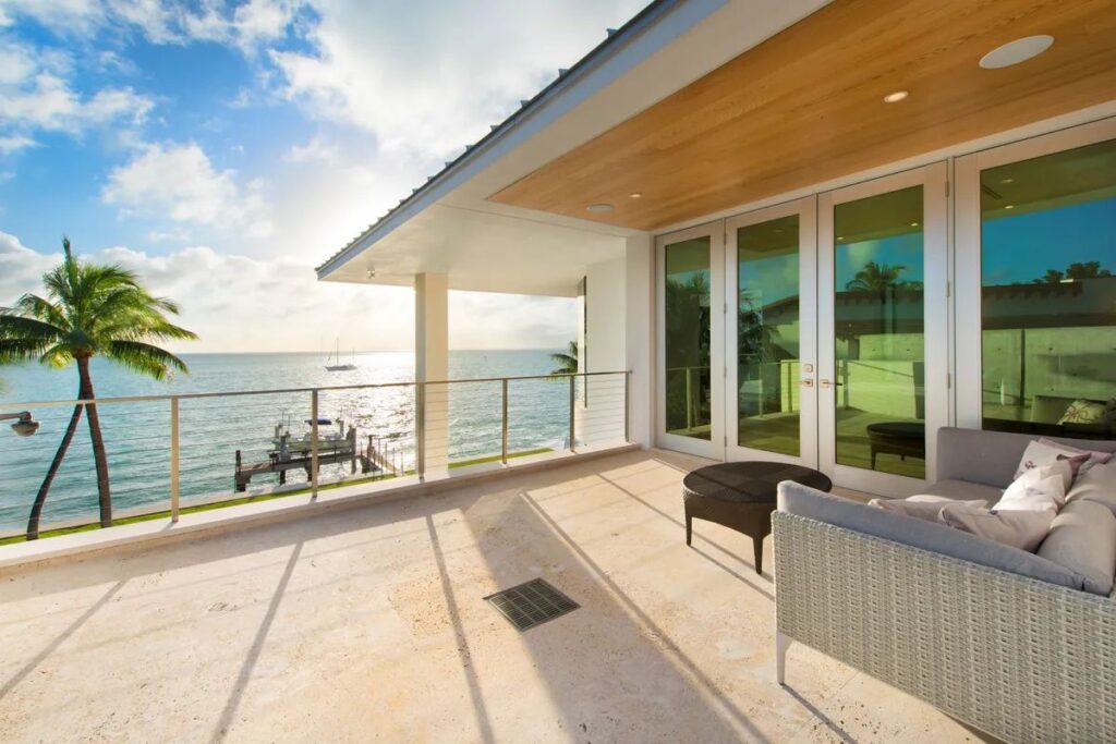 Mashta Island Modern Estate in Key Biscayne, Florida