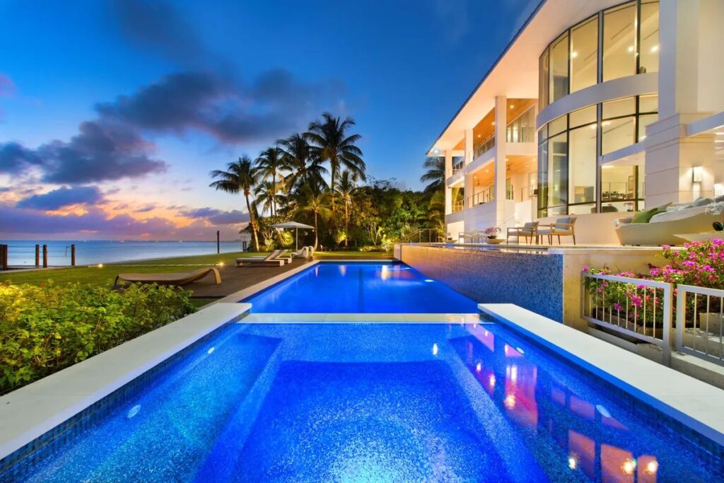 Mashta Island Modern Estate in Key Biscayne, Florida