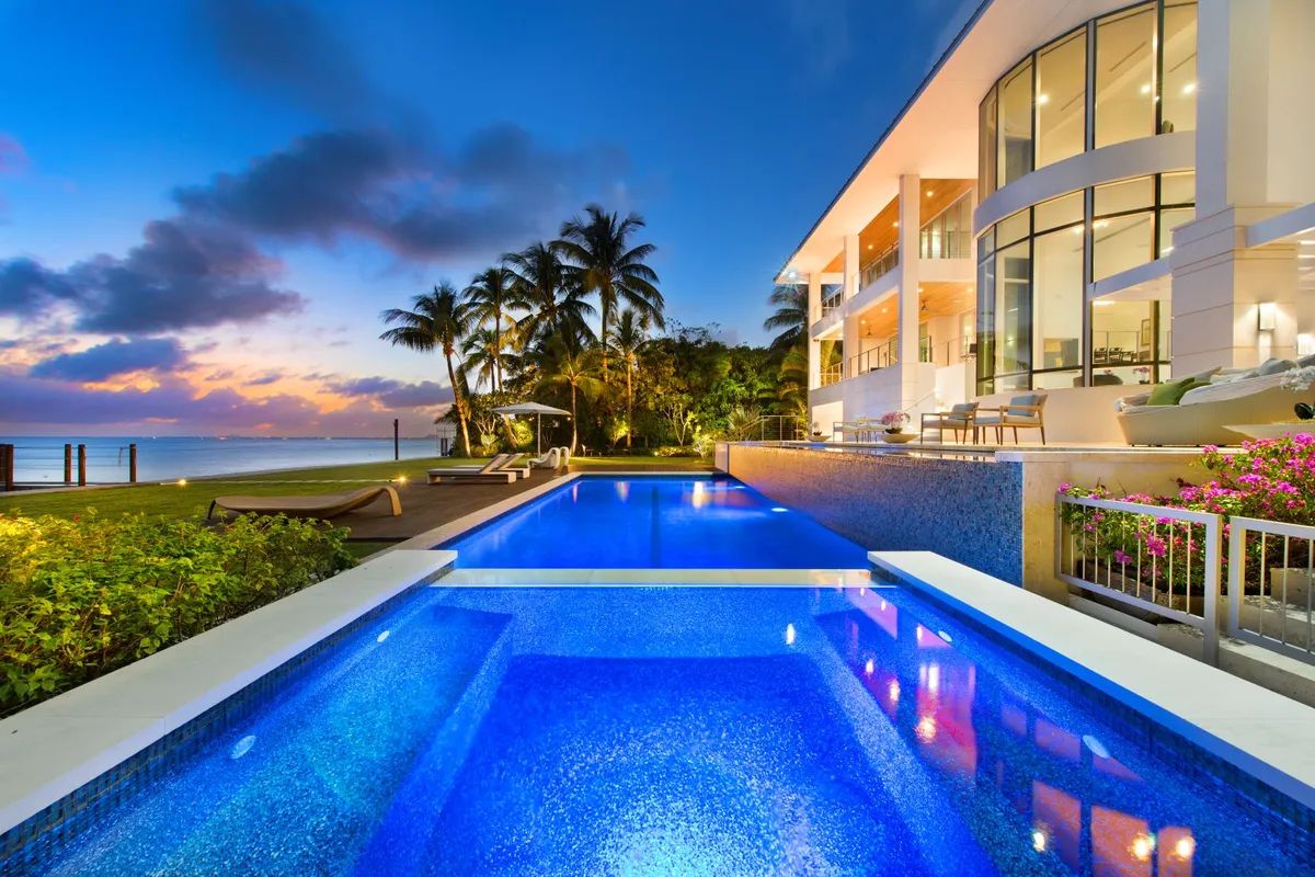 Mashta-Island-Modern-Estate-in-Key-Biscayne-Florida-2