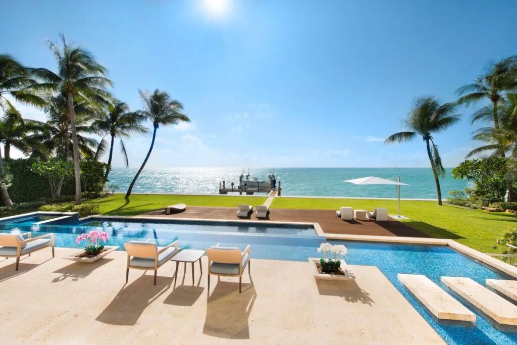 Mashta Island Modern Estate in Key Biscayne, Florida