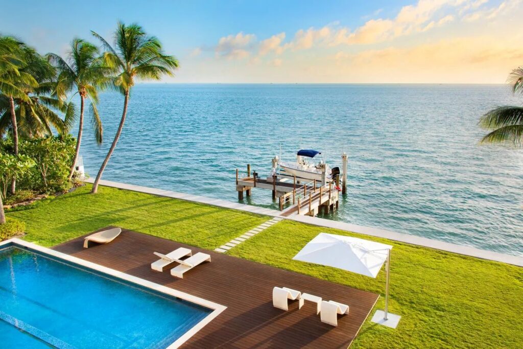 Mashta Island Modern Estate in Key Biscayne, Florida