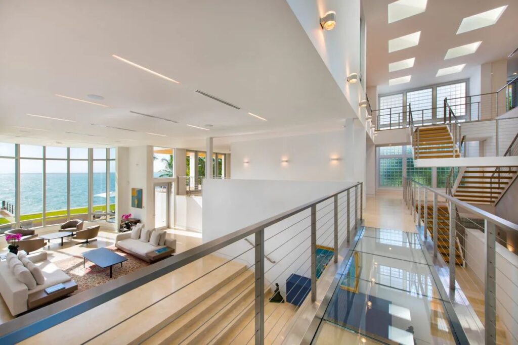 Mashta Island Modern Estate in Key Biscayne, Florida