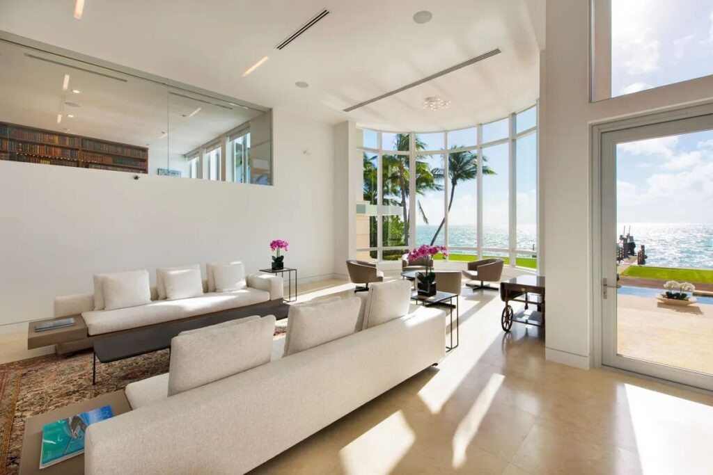 Mashta Island Modern Estate in Key Biscayne, Florida