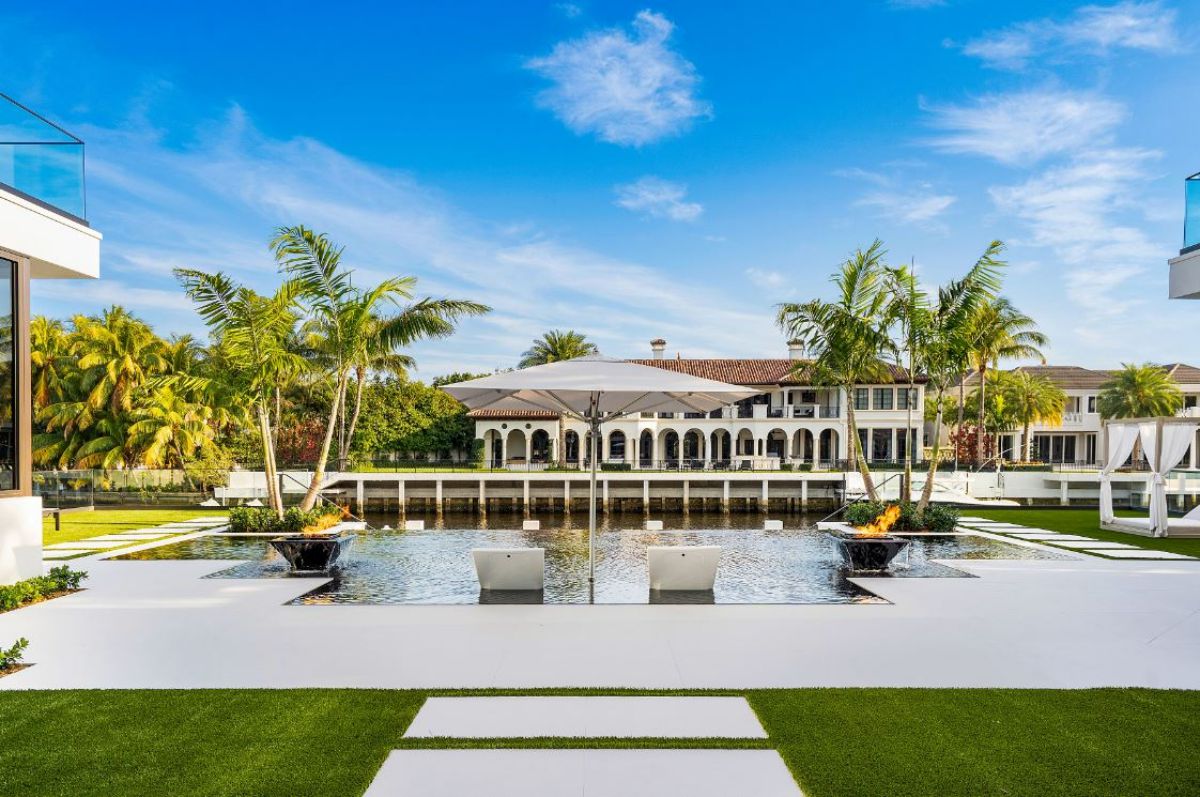 Maya-Palm-Estate-in-Boca-Raton-FL-by-John-D-Conway-Architect-Inc-4