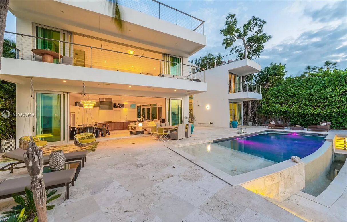 Miami-Beachs-San-Marino-Contemporary-Gem-for-Rental-16