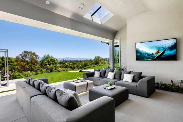 A Stunning Modern Estate in Hidden Hills on the Market for $9.3 Million