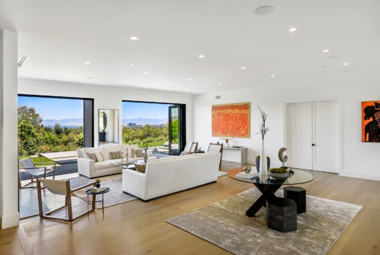 A Stunning Modern Estate in Hidden Hills on the Market for $9.3 Million