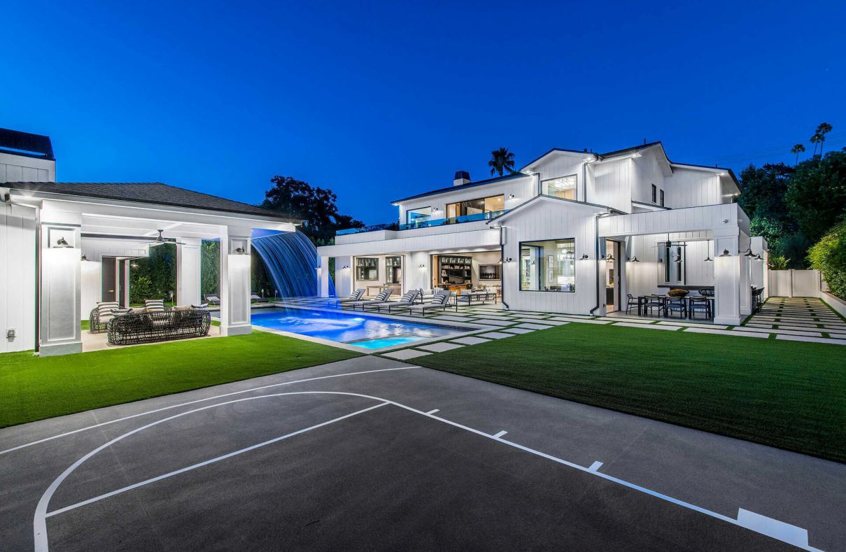 New-Construction-Modern-Farmhouse-in-Encino-20