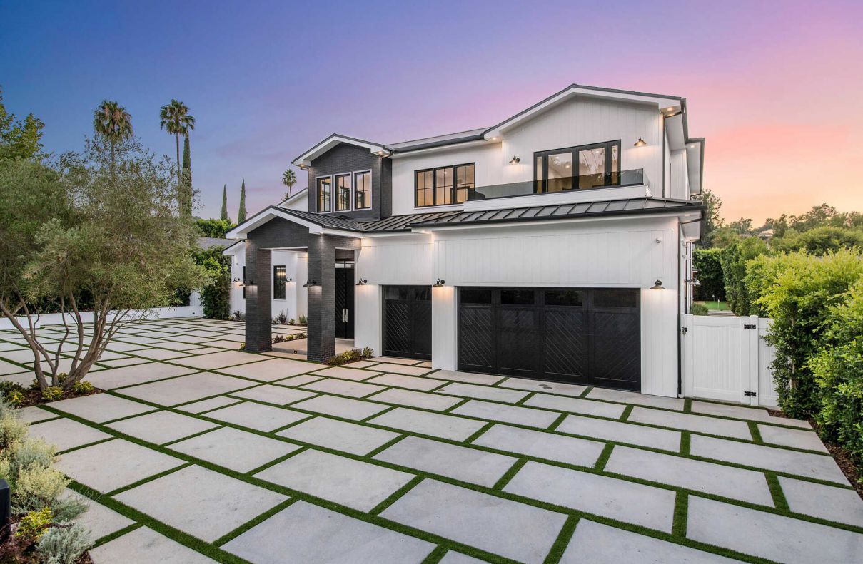 New-Construction-Modern-Farmhouse-in-Encino-36