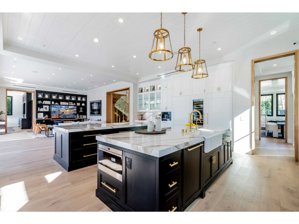 New-Construction-Modern-Farmhouse-in-Encino-9