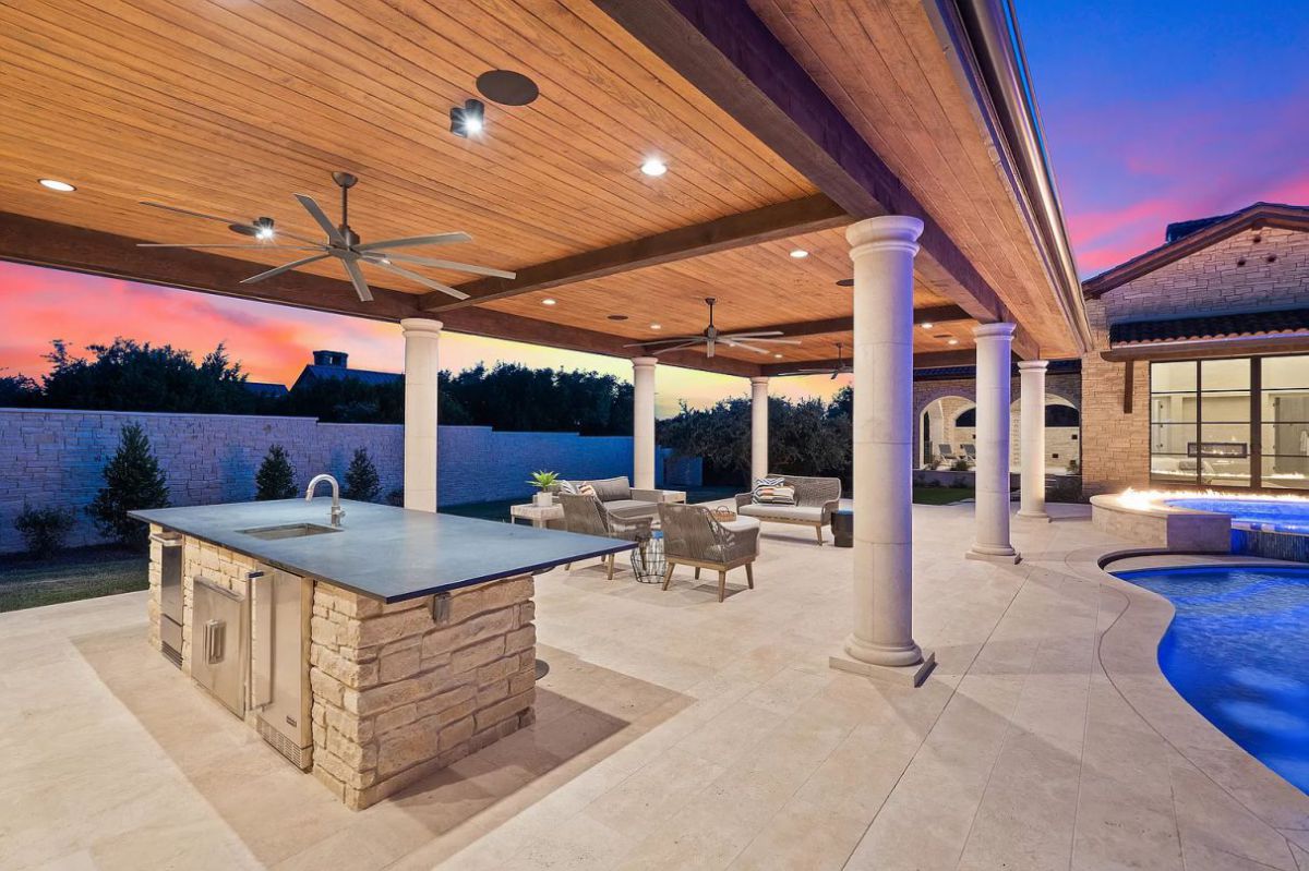 New-European-Estate-in-Austin-for-Sale-12017-Kirkland-Ct-Austin-TX-12