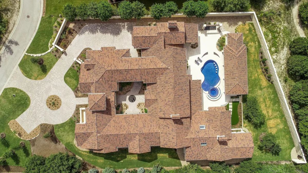 New-European-Estate-in-Austin-for-Sale-12017-Kirkland-Ct-Austin-TX-14