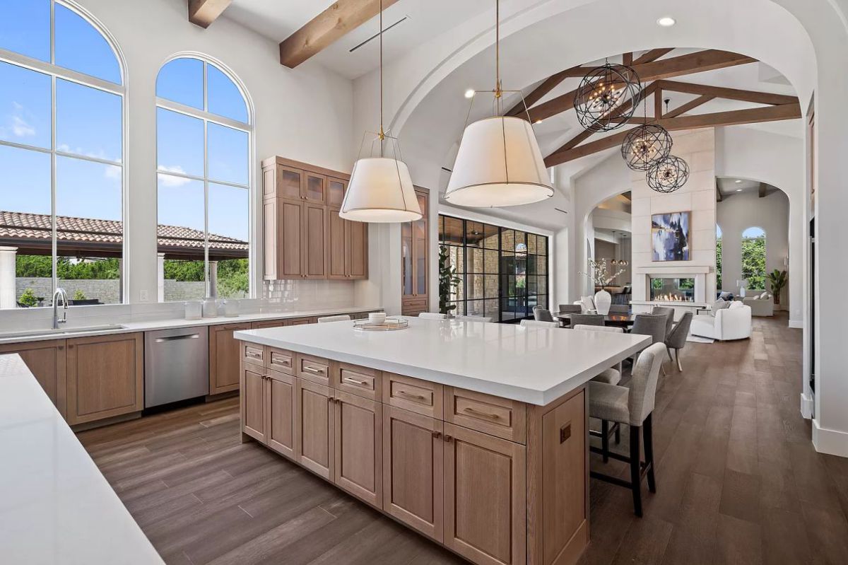 New-European-Estate-in-Austin-for-Sale-12017-Kirkland-Ct-Austin-TX-22