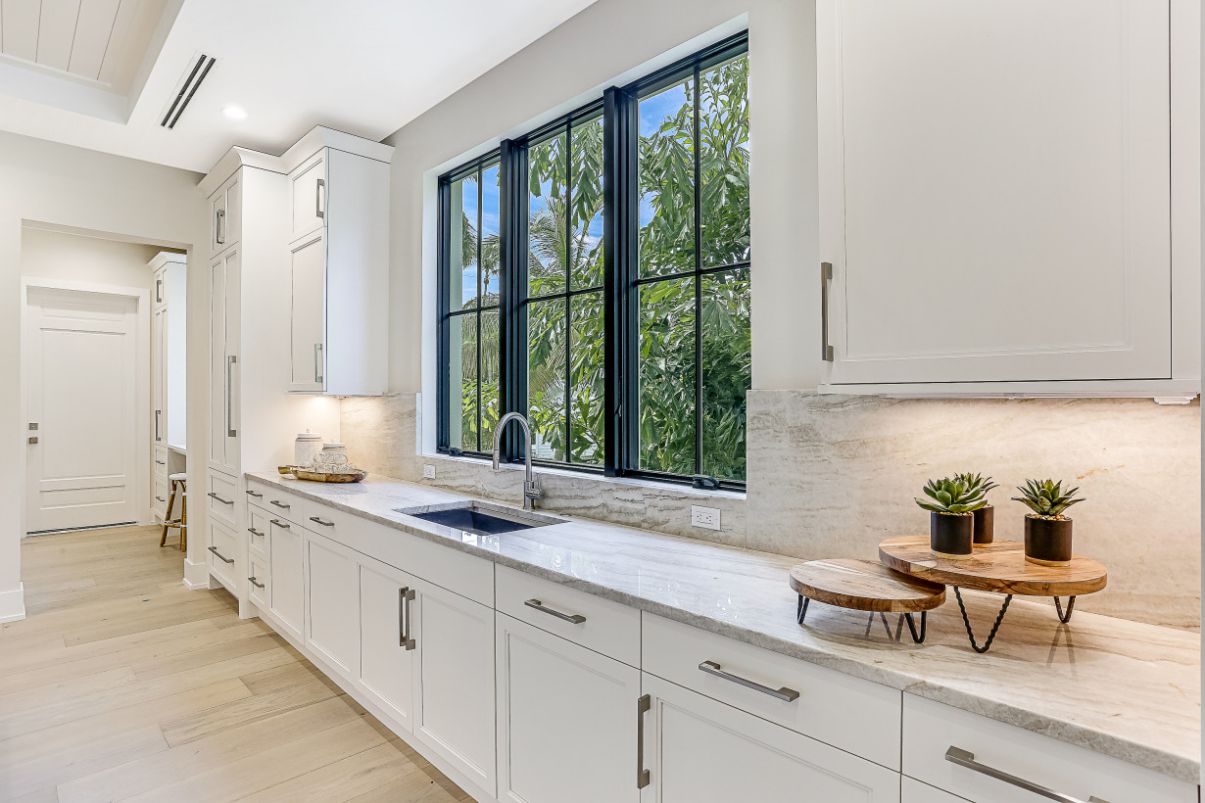 New-Masterpiece-in-Naples-built-by-Griffin-Builders-hits-Market-18