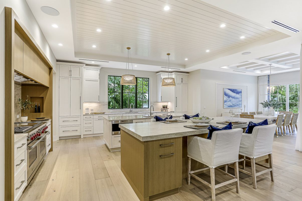 New-Masterpiece-in-Naples-built-by-Griffin-Builders-hits-Market-19