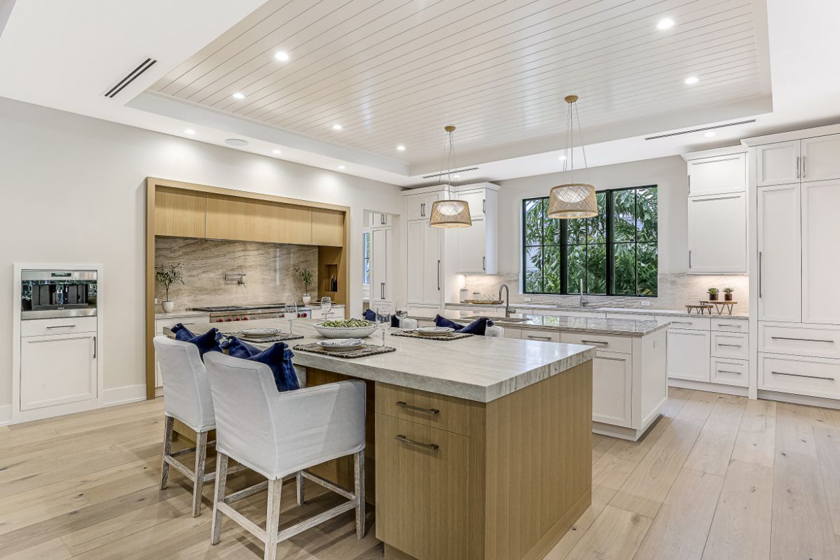 New-Masterpiece-in-Naples-built-by-Griffin-Builders-hits-Market-2