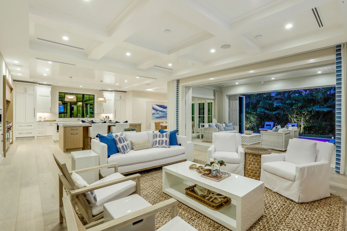 New-Masterpiece-in-Naples-built-by-Griffin-Builders-hits-Market-21