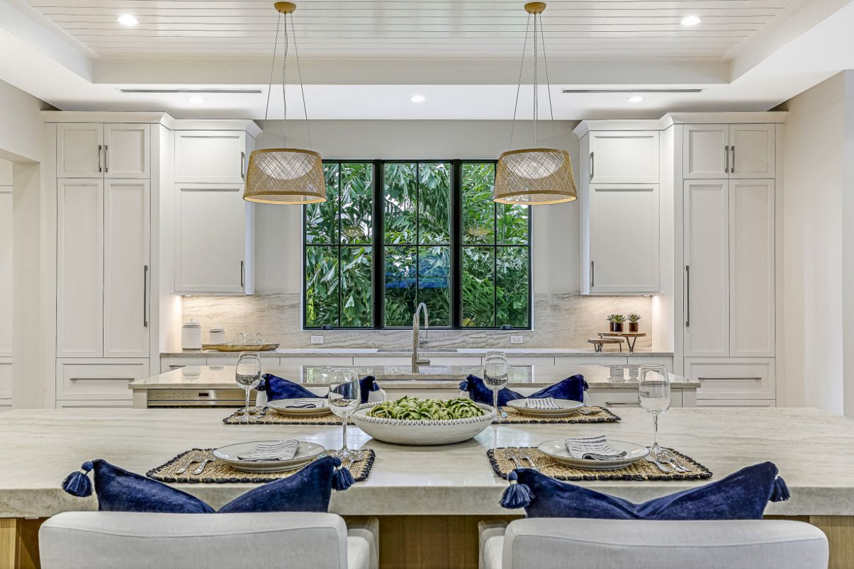 New-Masterpiece-in-Naples-built-by-Griffin-Builders-hits-Market-4