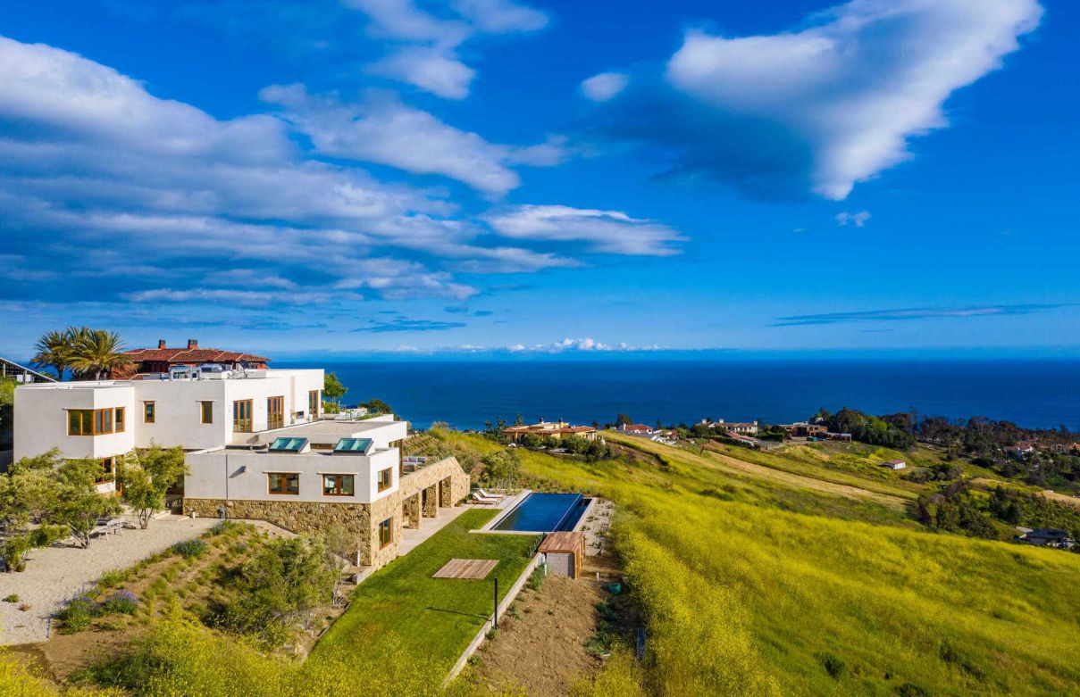 Newly-Built-Malibu-Estate-on-Coveted-Coastal-Community-for-Sale-10