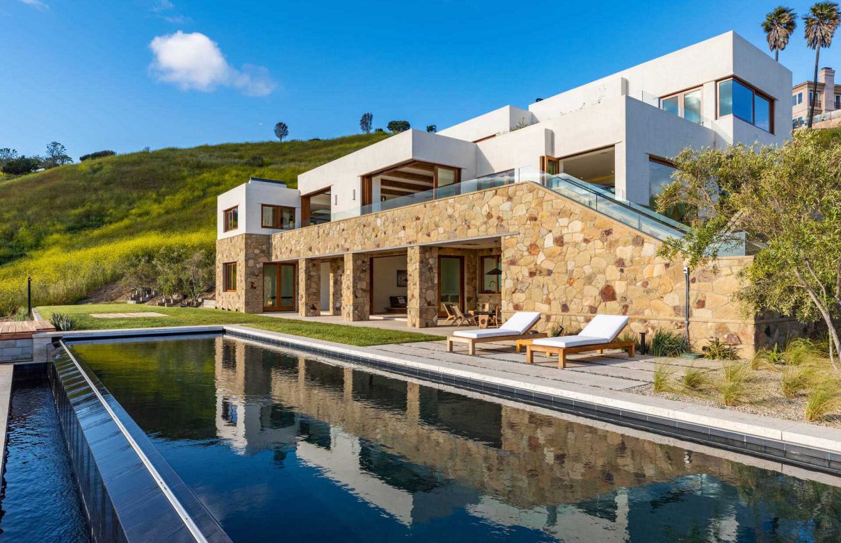 Newly-Built-Malibu-Estate-on-Coveted-Coastal-Community-for-Sale-11