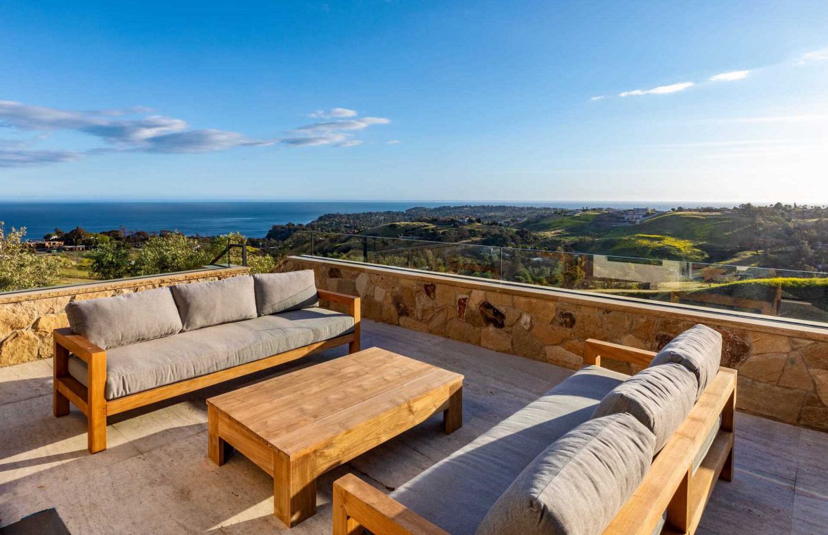 Newly-Built-Malibu-Estate-on-Coveted-Coastal-Community-for-Sale-23