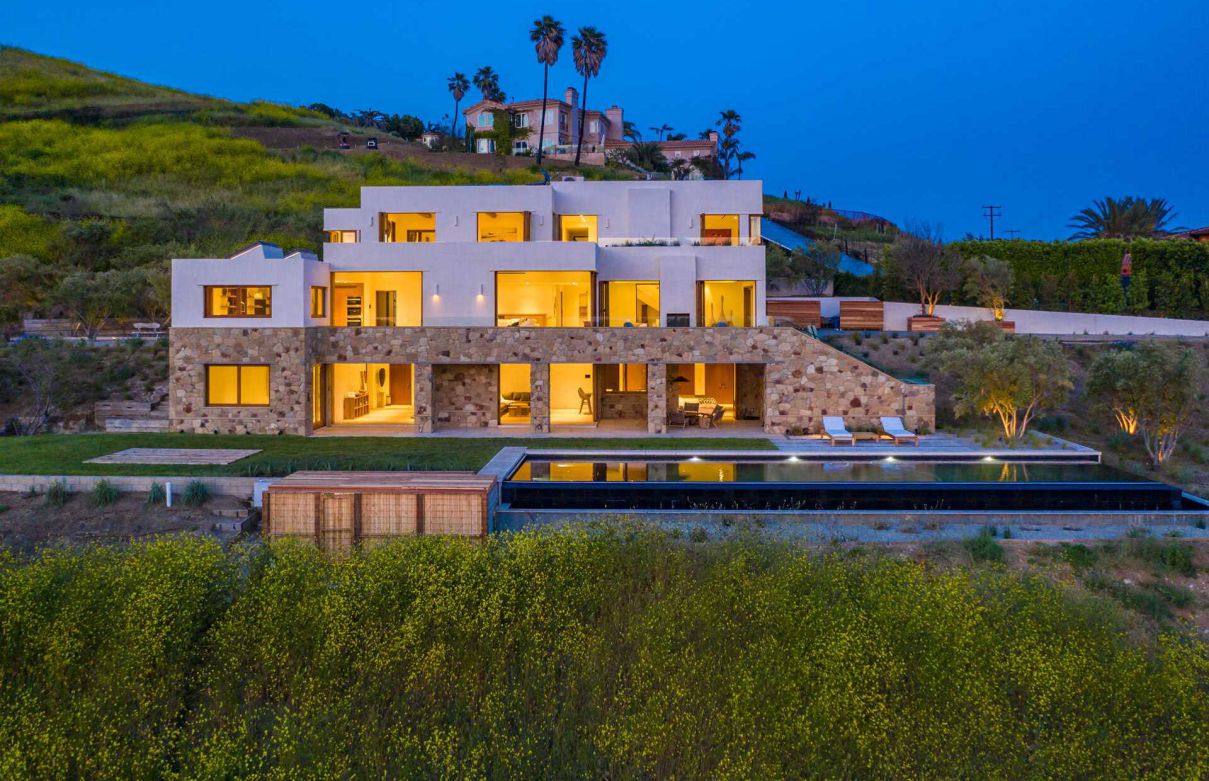 Newly-Built-Malibu-Estate-on-Coveted-Coastal-Community-for-Sale-4