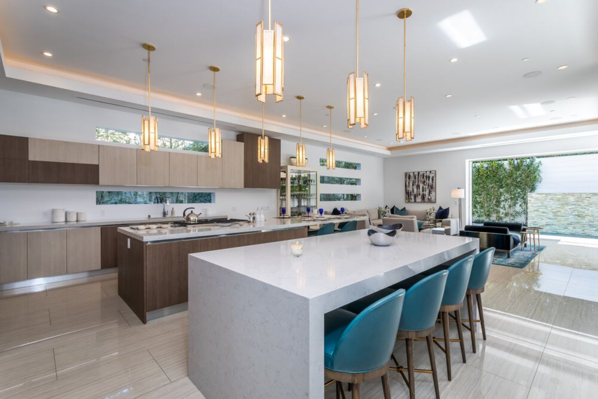 Oakwood-Avenue-Residence-A-Home-of-Impeccable-Design-for-Sale-3