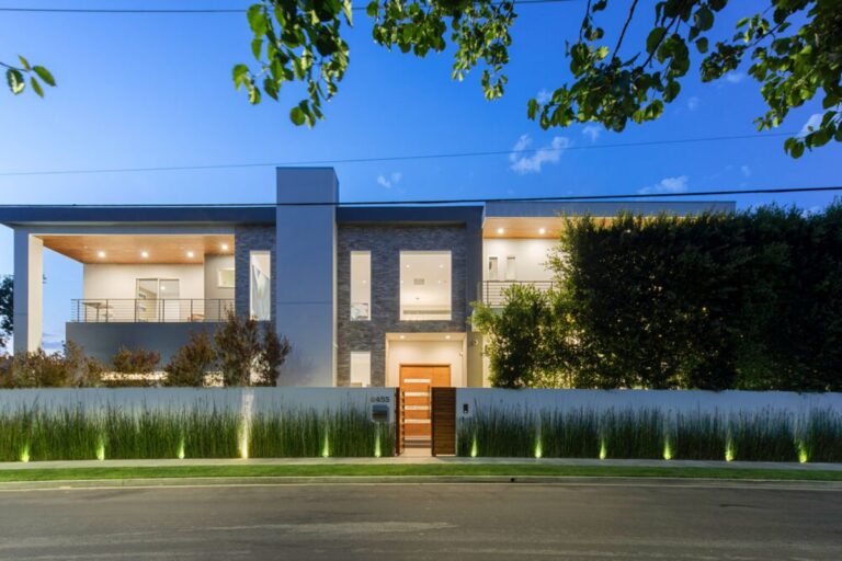 Oakwood Avenue Residence – A Home of Impeccable Design for Sale $5.7 Million