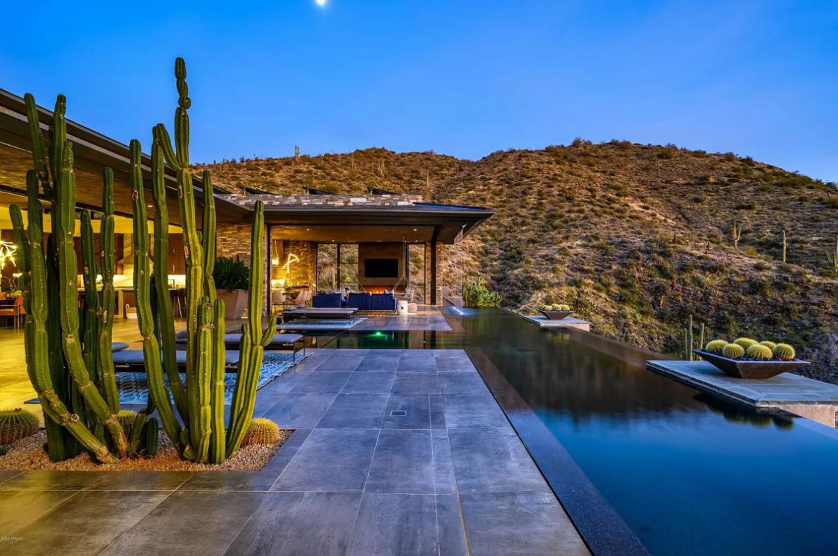 Opulent-Contemporary-Estate-in-Scottsdale-for-Sale-12