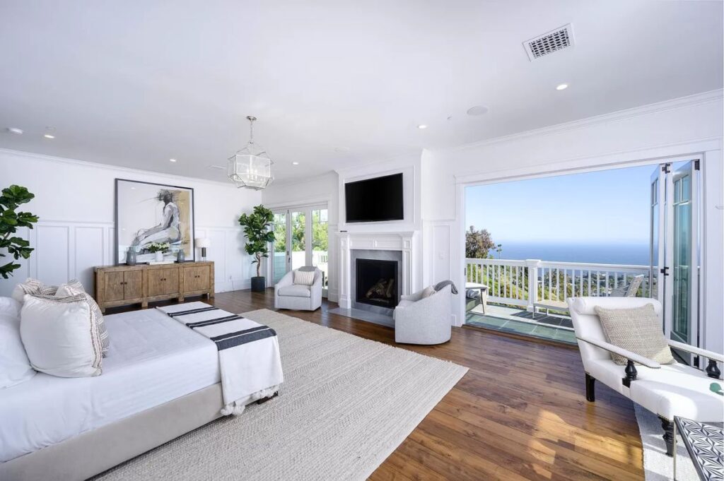 Paseo Miramar Residence in Prime Pacific Palisades for Sale