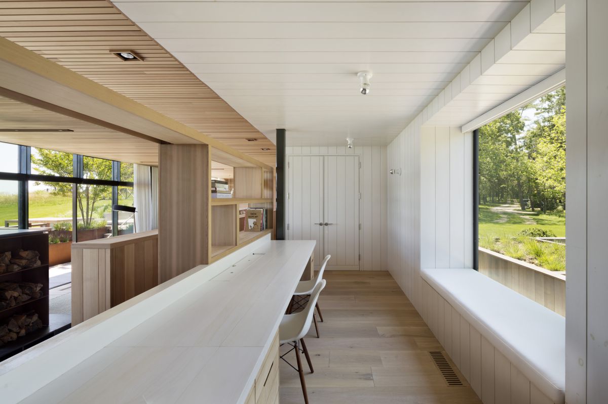 Peconic Residence in Hampton Bays, New York by Mapos Architects