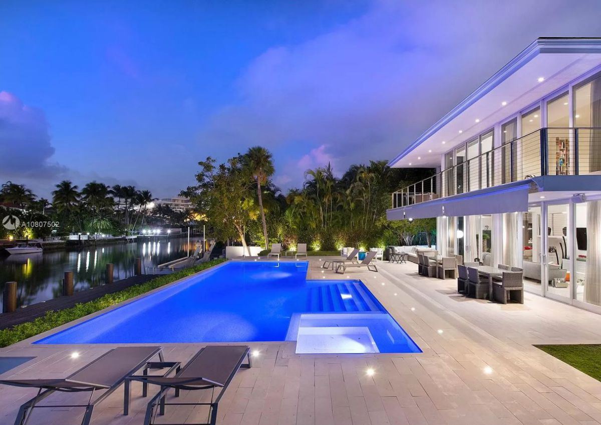 Prairie-Avenue-Modern-Home-in-Miami-Beach-Florida-4500-Prairie-Ave-Miami-Beach-FL-18